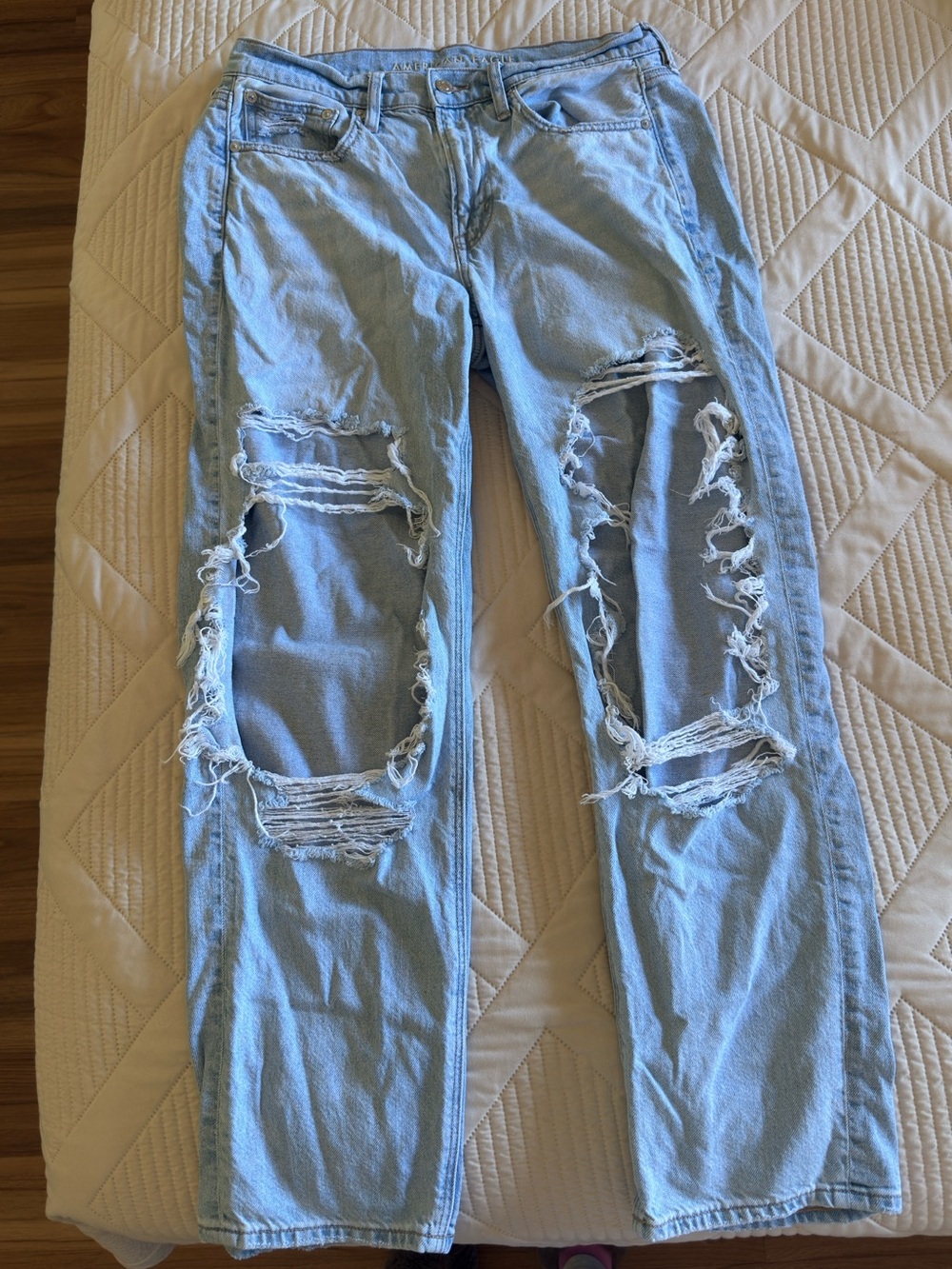 American Eagle Outfitters Women’s 90s Straight Distressed Jeans - Size 8 REGULAR